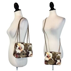 Sondra Roberts Squared Crossbody Purse Chainlink Strap Floral Print Shoulder Bag